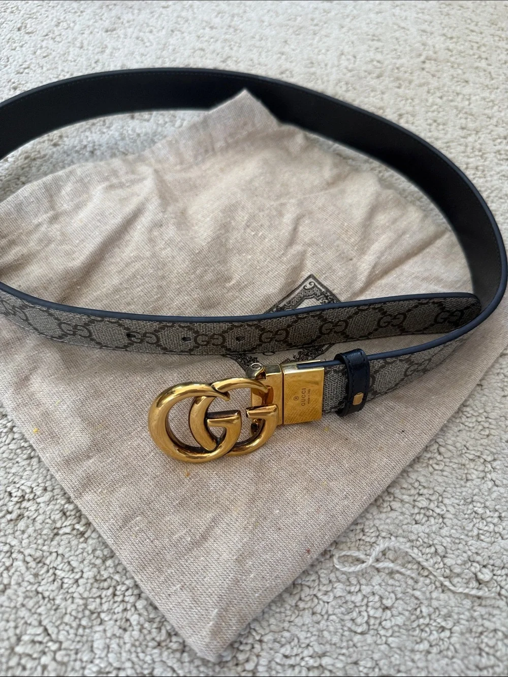 Gucci reversible Black Leather Belt with Gold Double G Buckle size 80